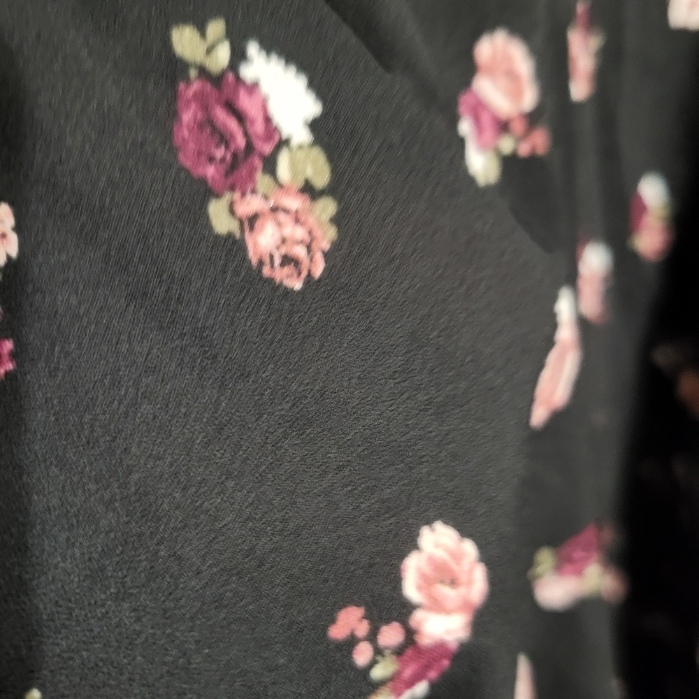TORRID FLORAL TOP SZ 3 - Picture 4 of 5
